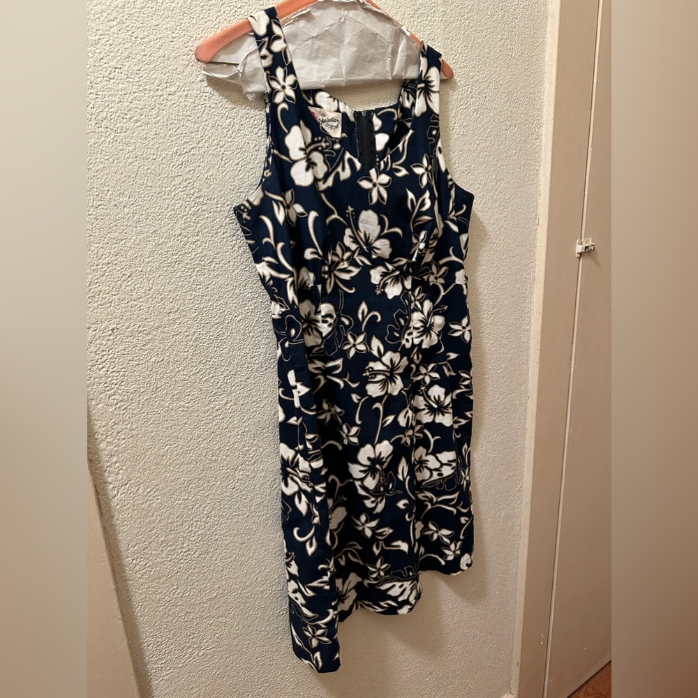 Hilo Hattie Navy and White Floral Mini Dress